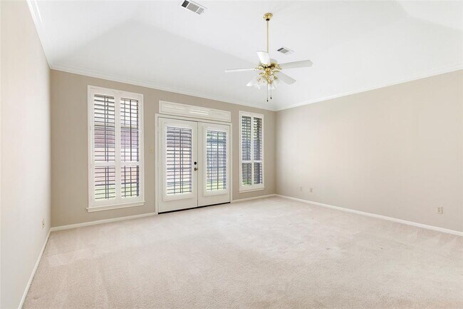 Building Photo - 3306 Redwood Lake Dr