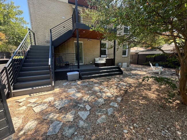 Building Photo - 3202 Beanna St