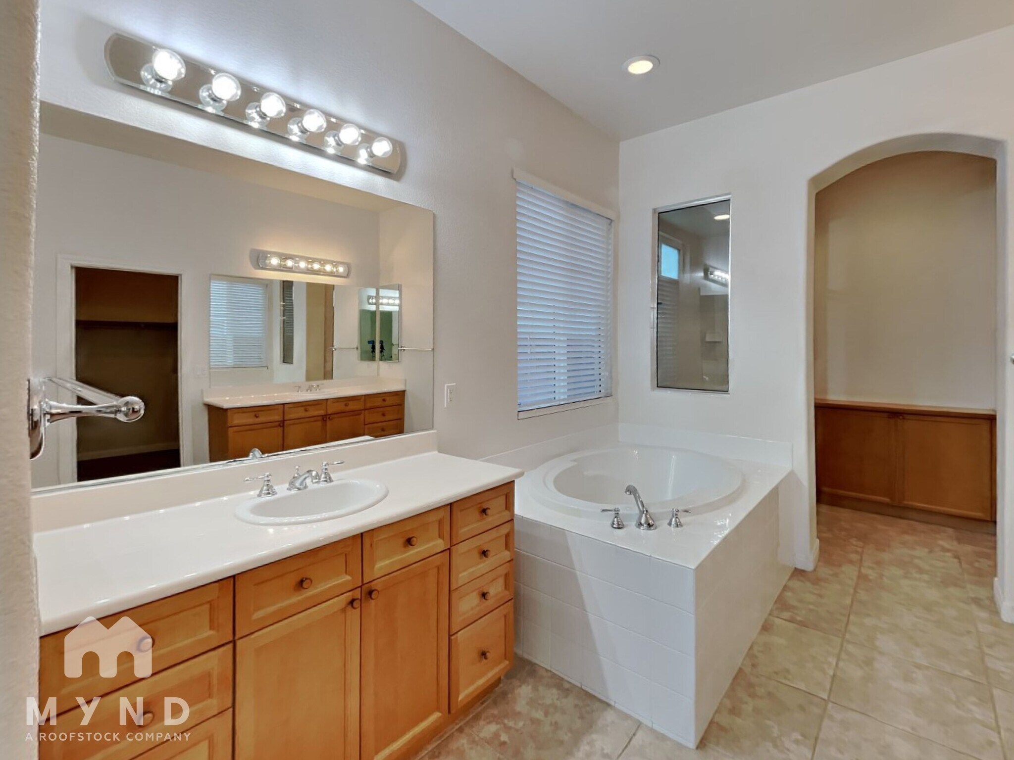 Building Photo - 6524 Greenlet Ave