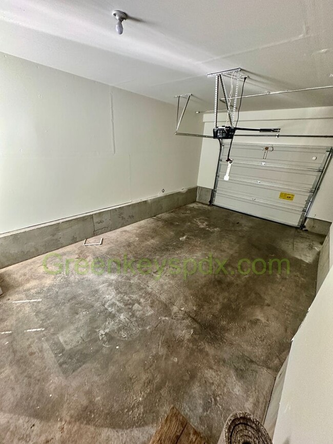 Building Photo - 1-Bedroom Townhouse in St. John's with Bon...