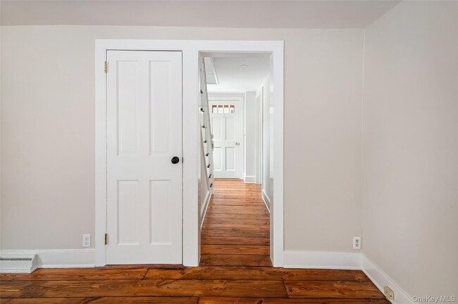 Building Photo - 277 Old Post Rd