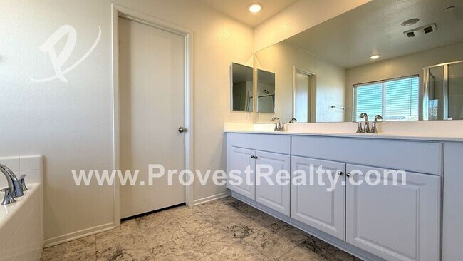 Building Photo - 15765 Thyme Ct