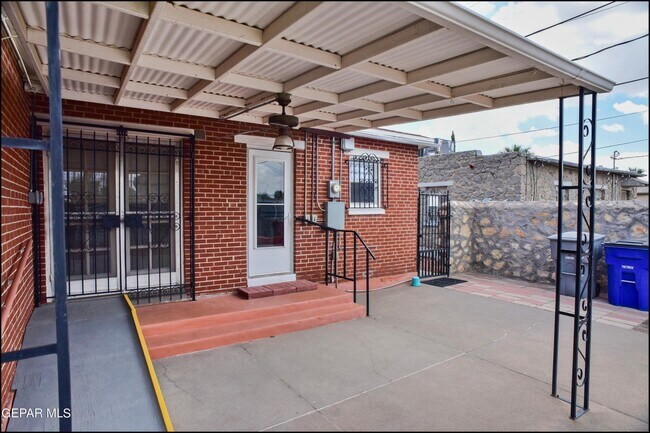 Building Photo - 815 Ellis St