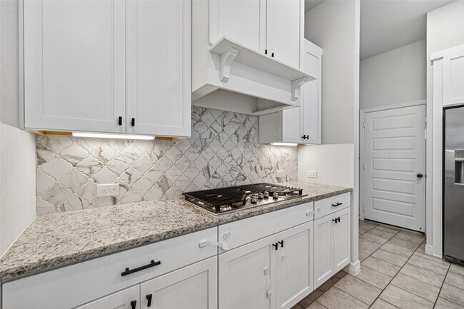 Building Photo - 6602 Albany Forest Ct