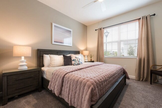 Building Photo - 4821 Kings Castle Cir