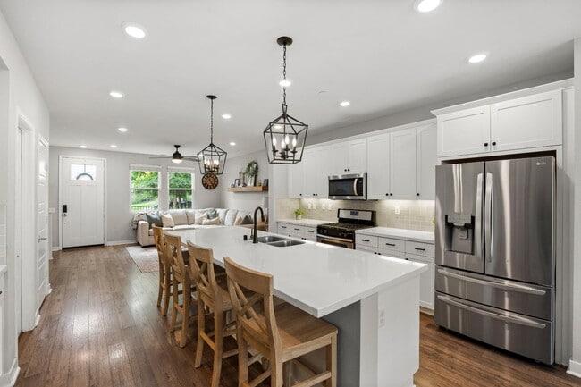 Building Photo - 10553 San Jose St