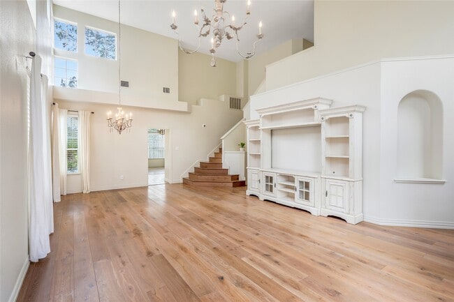 Building Photo - 19 Tender Violet Pl