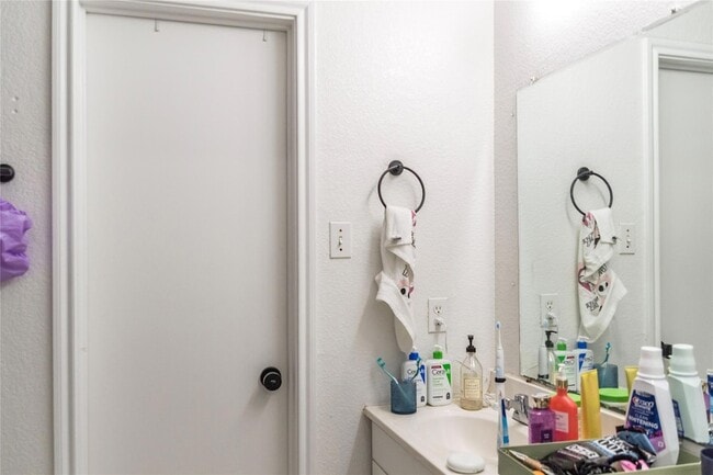 Building Photo - 3410 Speedway