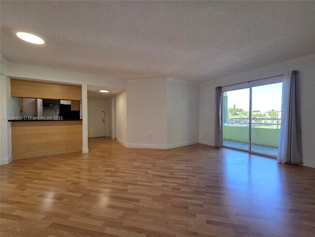 Building Photo - 10765 SW 108th Ave