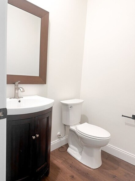 Building Photo - 3851 Longmore Ln