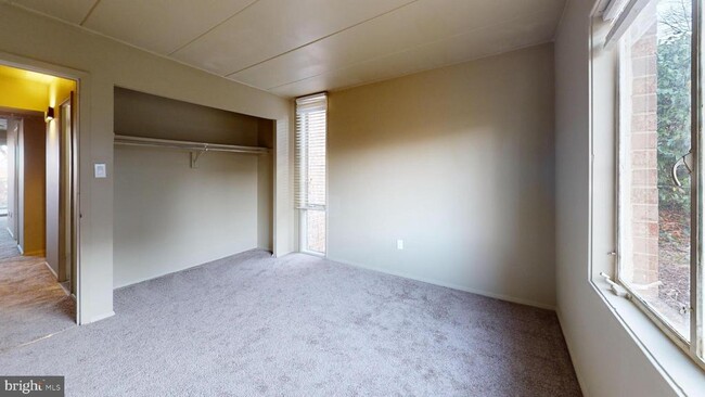 Building Photo - 2612 Fort Farnsworth Rd