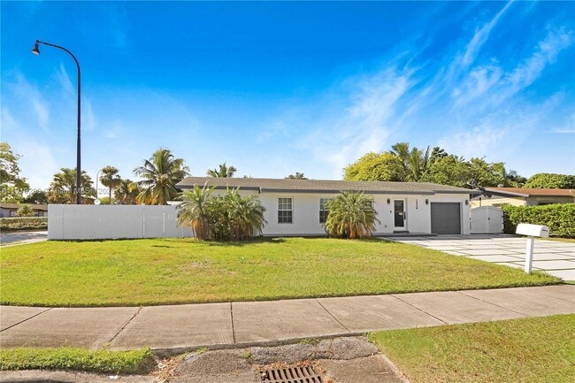 Building Photo - 15440 SW 102nd Pl