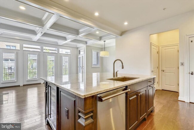 Building Photo - 10777 Symphony Park Dr