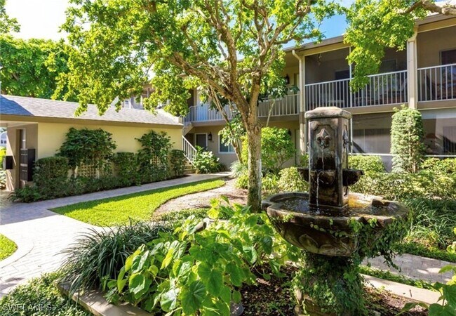 Building Photo - 372 4th Ave S