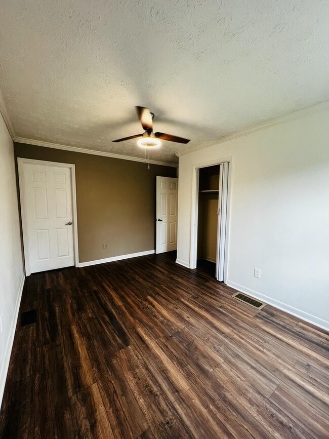 Building Photo - 1230 Trent Blvd