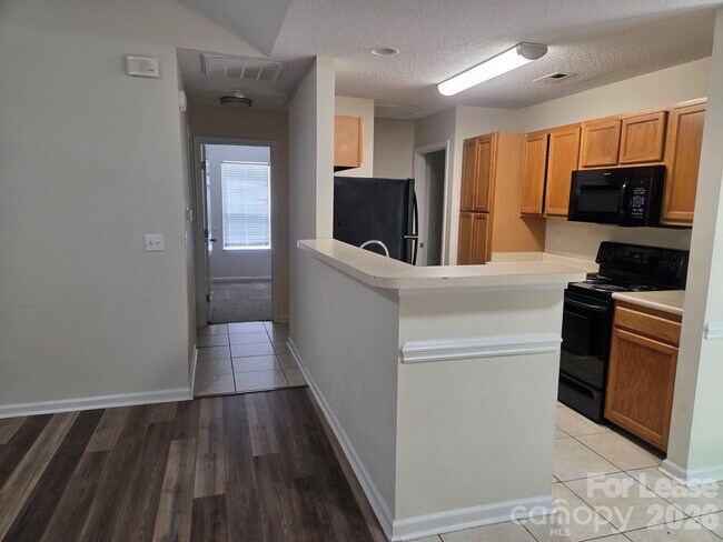 Building Photo - 437 Cedarcroft Dr