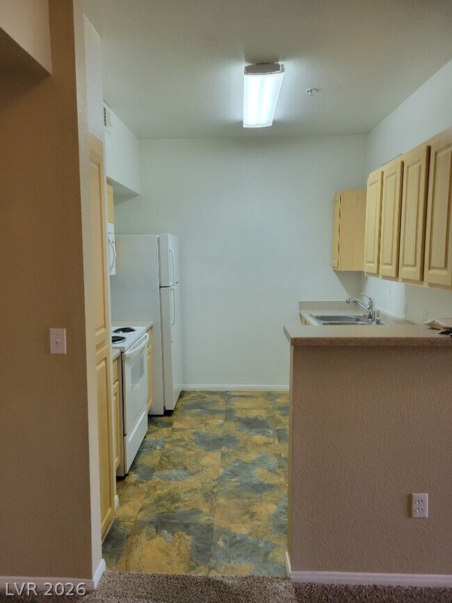 Building Photo - 6955 N Durango Dr