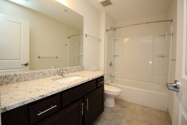 Building Photo - 4447 N Kedzie Ave