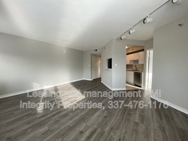Building Photo - 11550 Southfork Ave