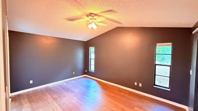 Building Photo - $500 OFF A MONTHS OF RENT IF YOU APPLY BEFORE MAY 12TH. Pet-Friendly 3BR Home with Spacious Yard ...