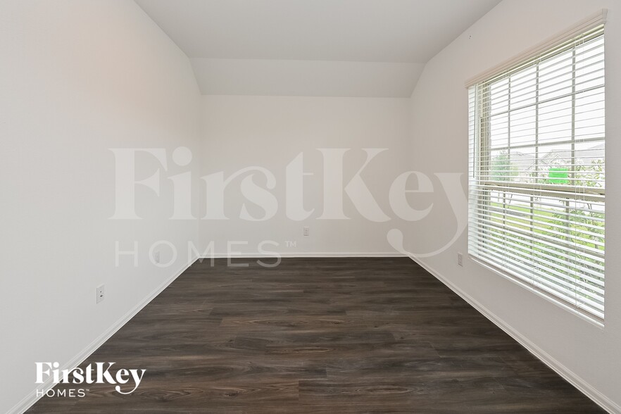 Building Photo - 5228 Pine Pass Dr