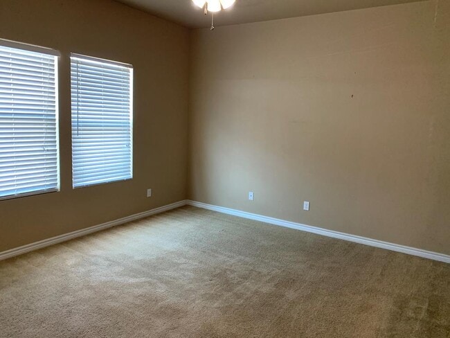 Building Photo - 7230 Manford Ln
