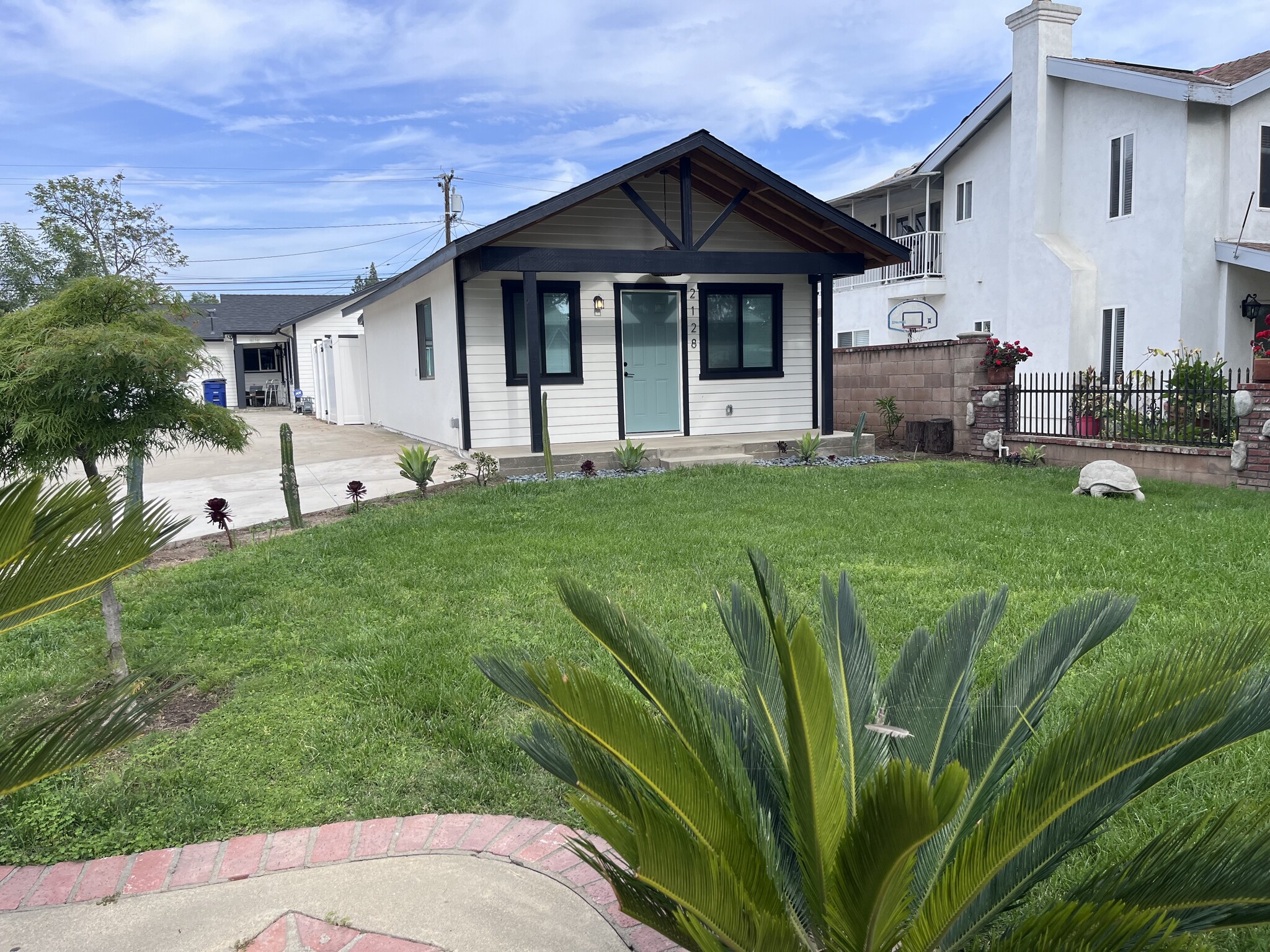 Building Photo - 2128 El Sereno Ave