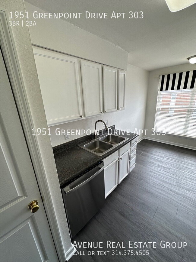 Building Photo - Bright 3-Bed Condo with Modern Updates & P...