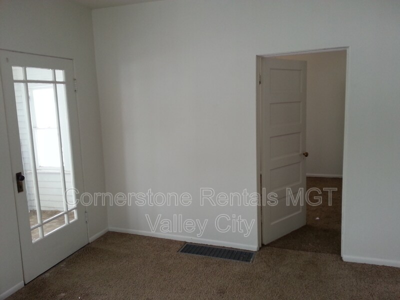 Building Photo - 309 College St SE