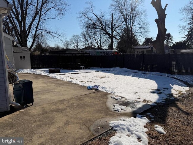 Building Photo - 127 Dory Ct