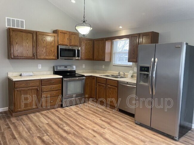 Building Photo - 7416 SW 27th St