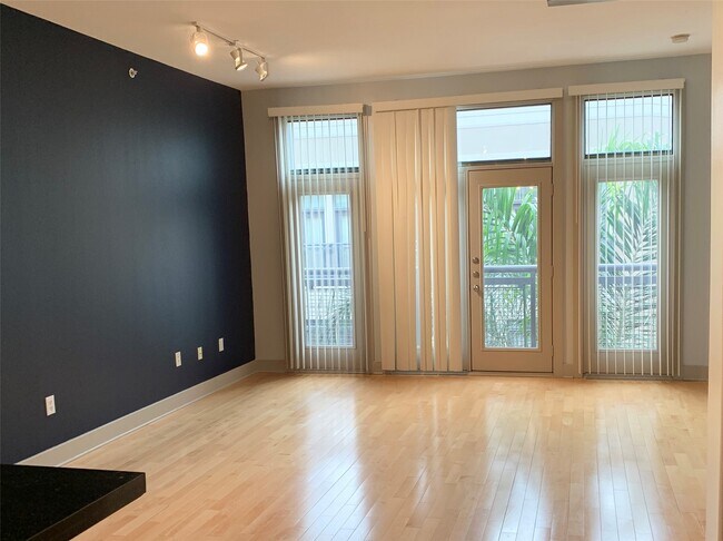 Building Photo - 1901 Post Oak Blvd