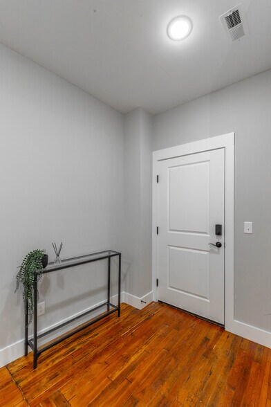 Building Photo - 1108 McCallie Ave