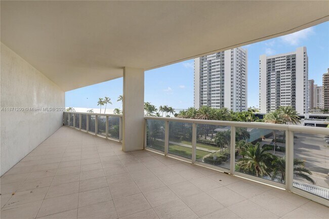 Building Photo - 1850 S Ocean Dr