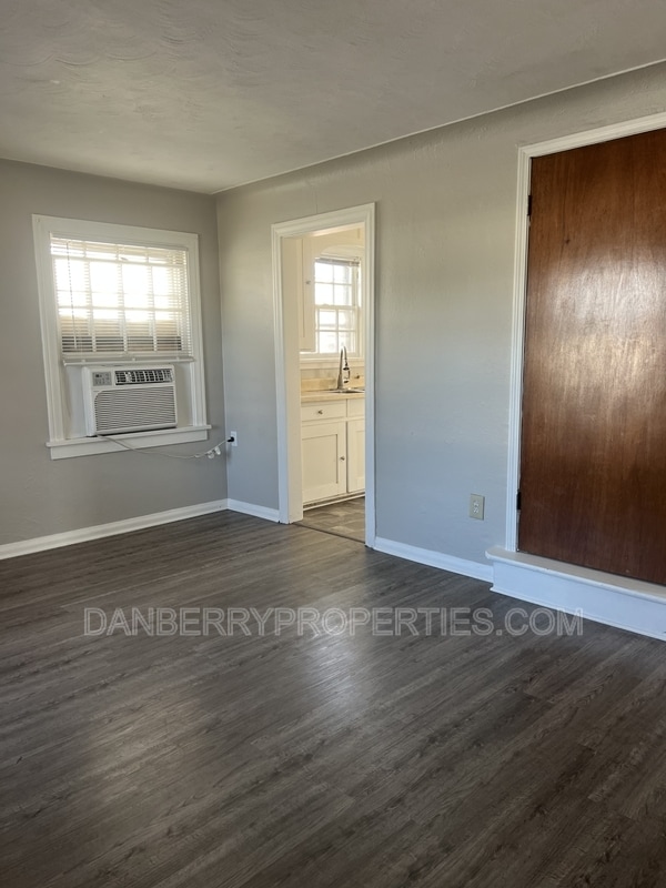 Building Photo - 4621 S Detroit Ave