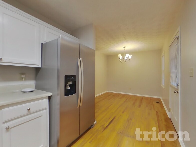 Building Photo - 15 Gregory Ln