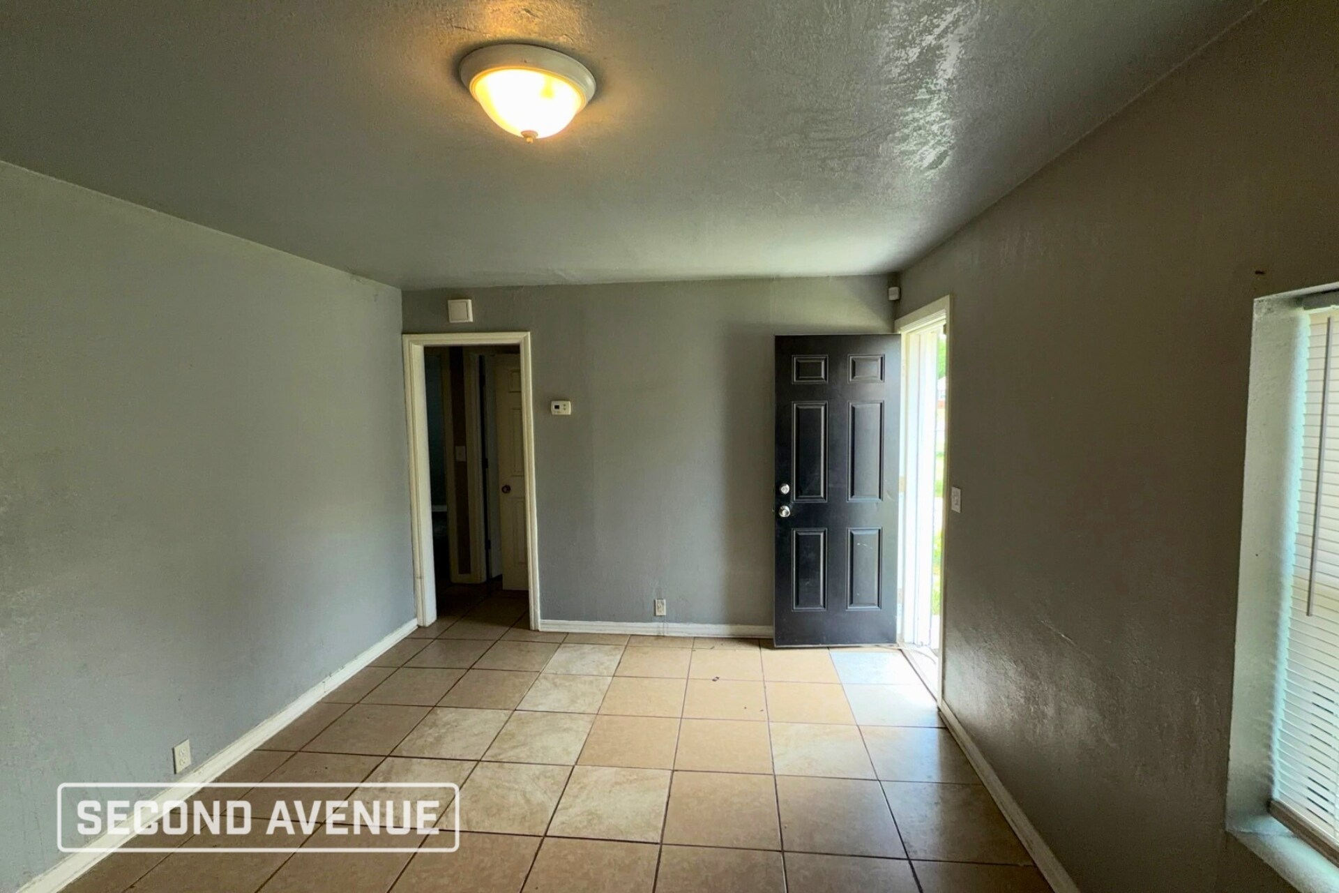 Building Photo - 2212 Miramar Blvd