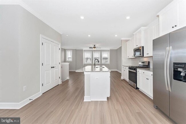 Building Photo - 506 Iverson Rd