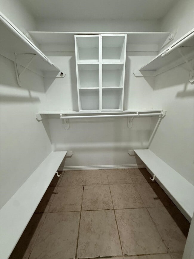 Building Photo - 22610 Smokey Hill Dr