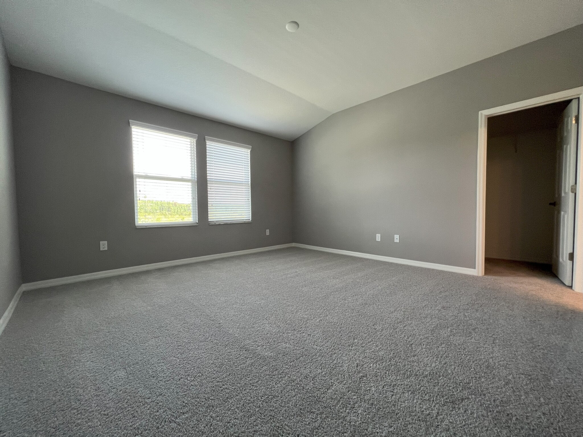 Building Photo - 29817 Southwell Ln