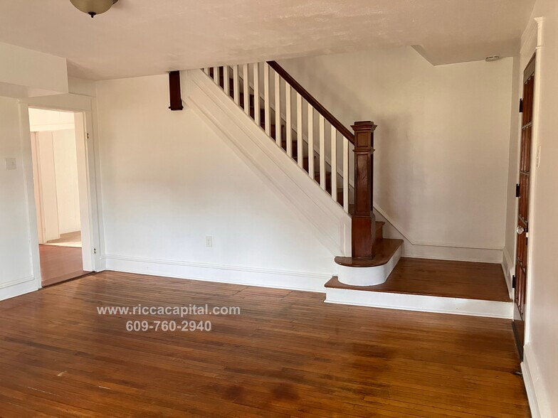 Building Photo - 685 Egg Harbor Rd