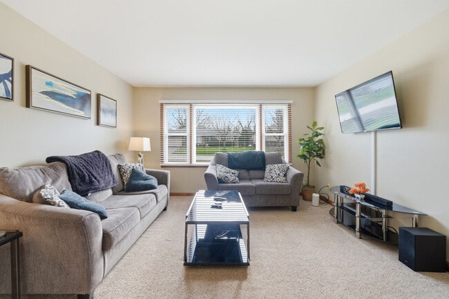 Building Photo - 1071 Johnston Dr