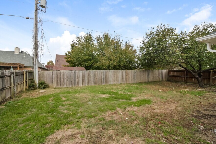 Building Photo - 8632 Brer Rabbit Cove