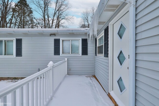 Building Photo - Charming Newly Renovated Ranch-Style Home ...