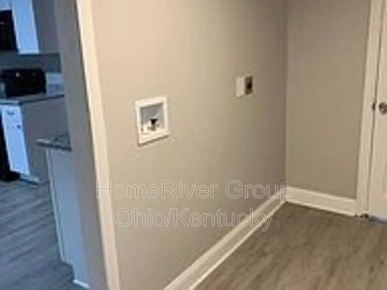 Building Photo - 247 S Terrace Ave