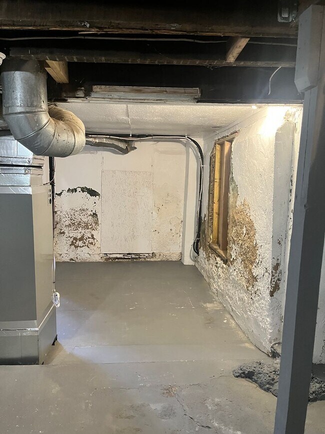 Building Photo - Beautifully renovated home in the desired Rivermont area!