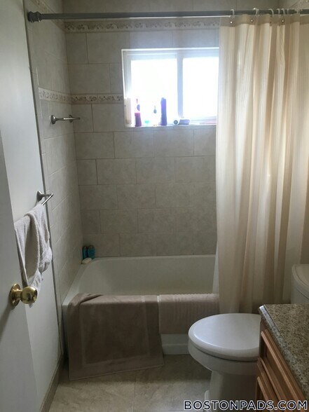 Building Photo - 25 Oxford Cir