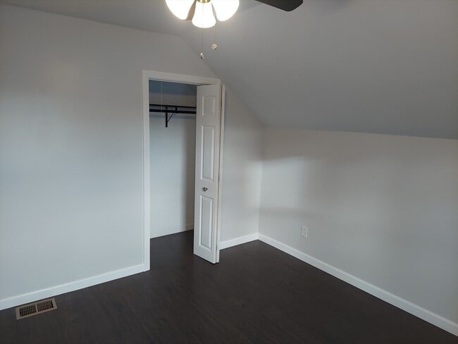 Building Photo - 8 Phillips St