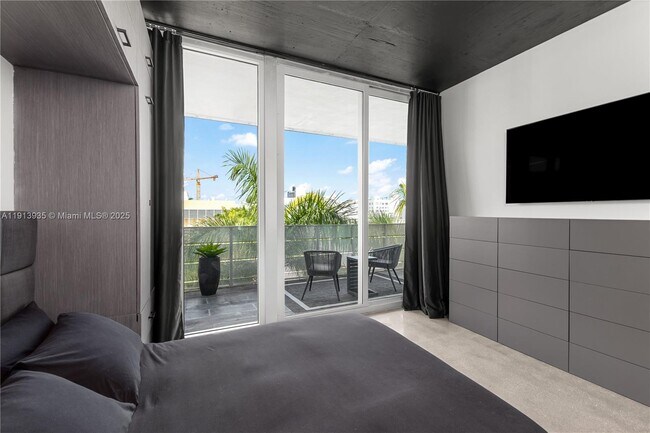 Building Photo - 1700 Meridian Ave