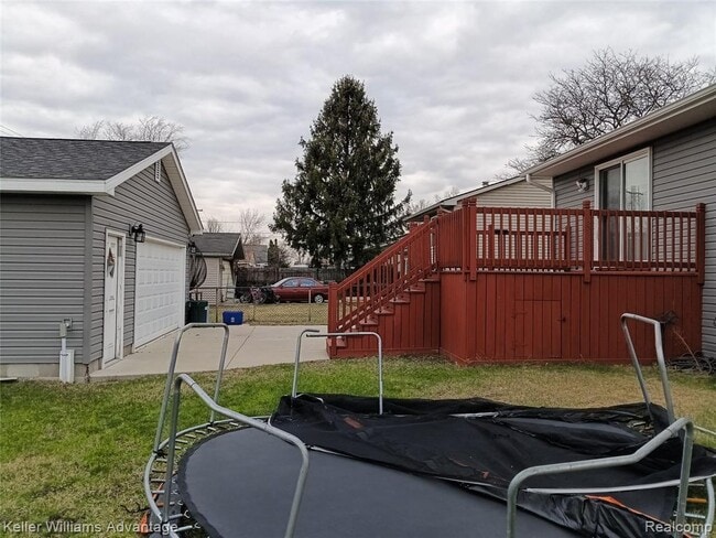 Building Photo - 15730 Anthony St